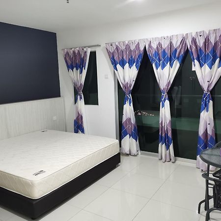 Marina Island Couple Home Stay Лумут Екстер'єр фото